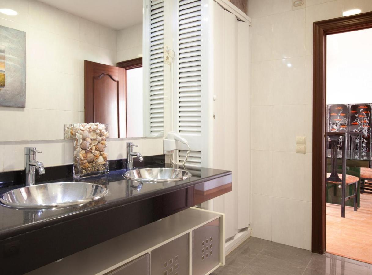 Rambla Cat - Penthouse With Terrace Apartman Barcelona Kültér fotó